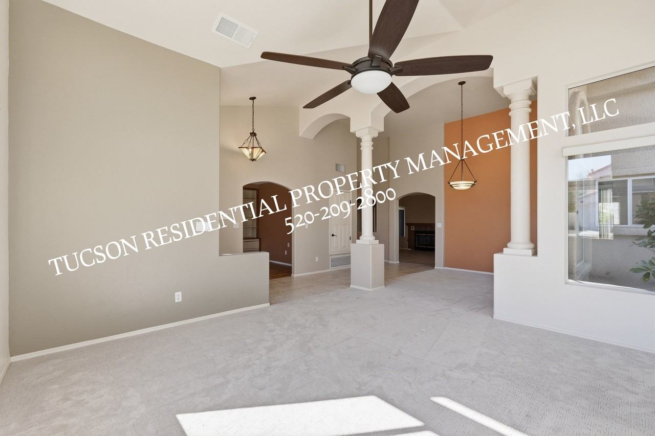 10845 N Eagle Eye Pl #1 - Photo 3 of 36