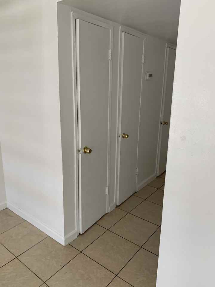 3700 Stockdale Hwy #M - Photo 2 of 11