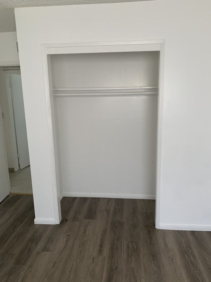 3700 Stockdale Hwy #M - Photo 5 of 11