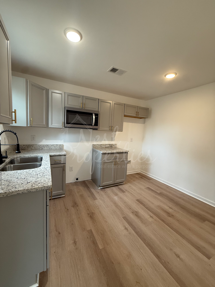 1101 Woodale Cir #1 - Photo 2 of 9