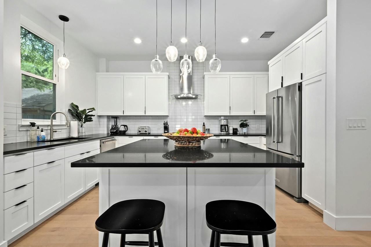 2004 Winsted Ln #A - Photo 2 of 8