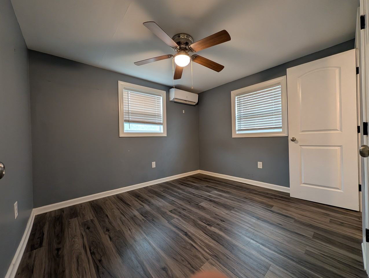 426 S Broad St - Photo 6 of 7