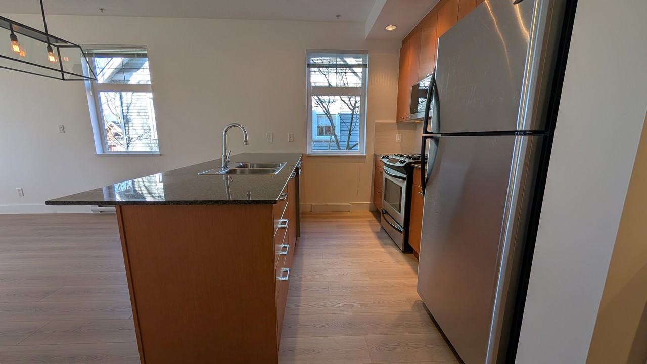 2296 Saint George Street - Photo 3 of 23