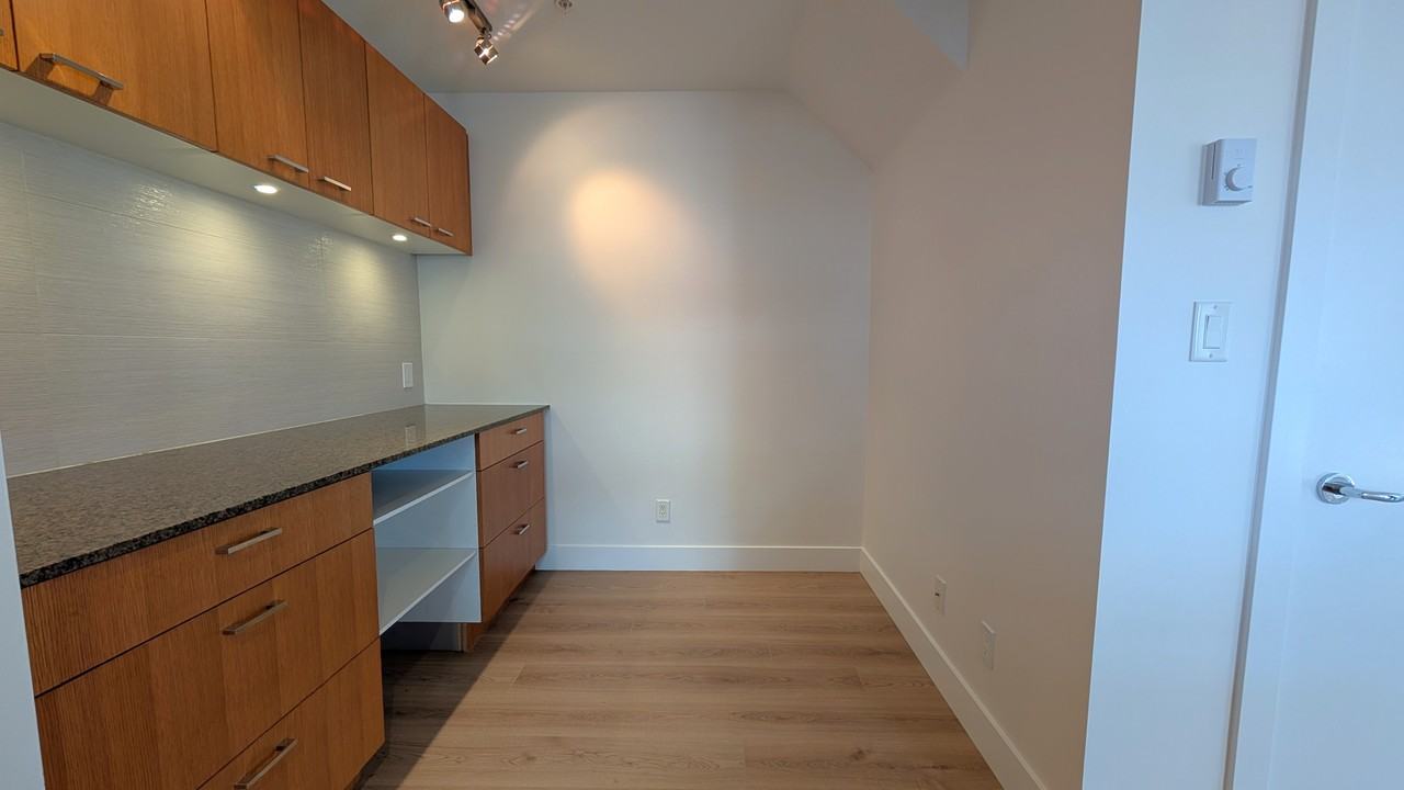 2296 Saint George Street - Photo 4 of 23