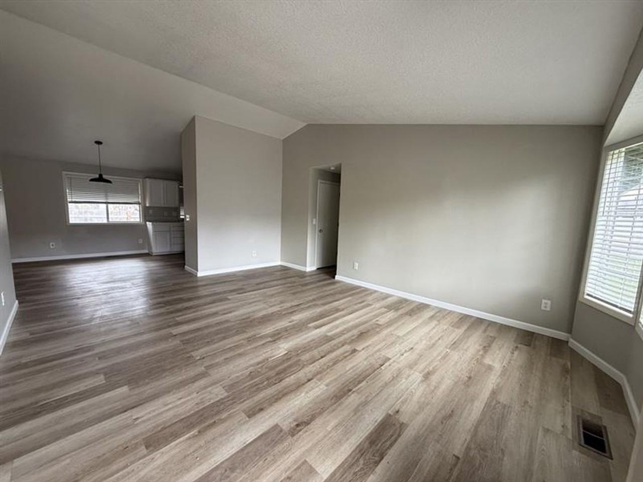 1333 Sw 178th Ave - Photo 2 of 13