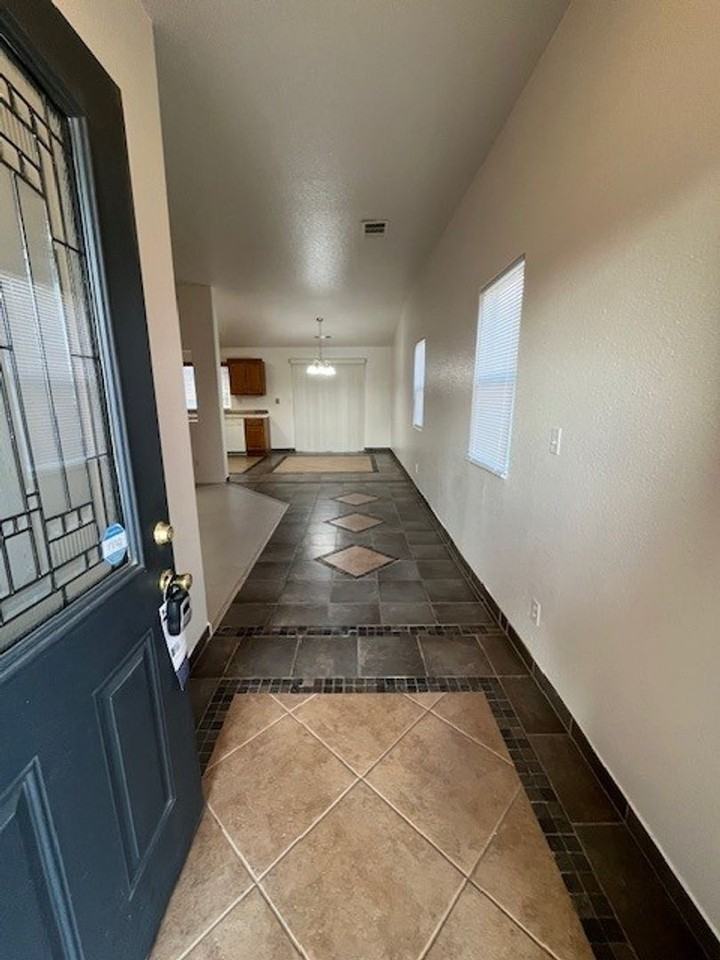 1938 E Country Ave - Photo 3 of 17