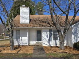 featured image of 1829 Alyssum Pl #1