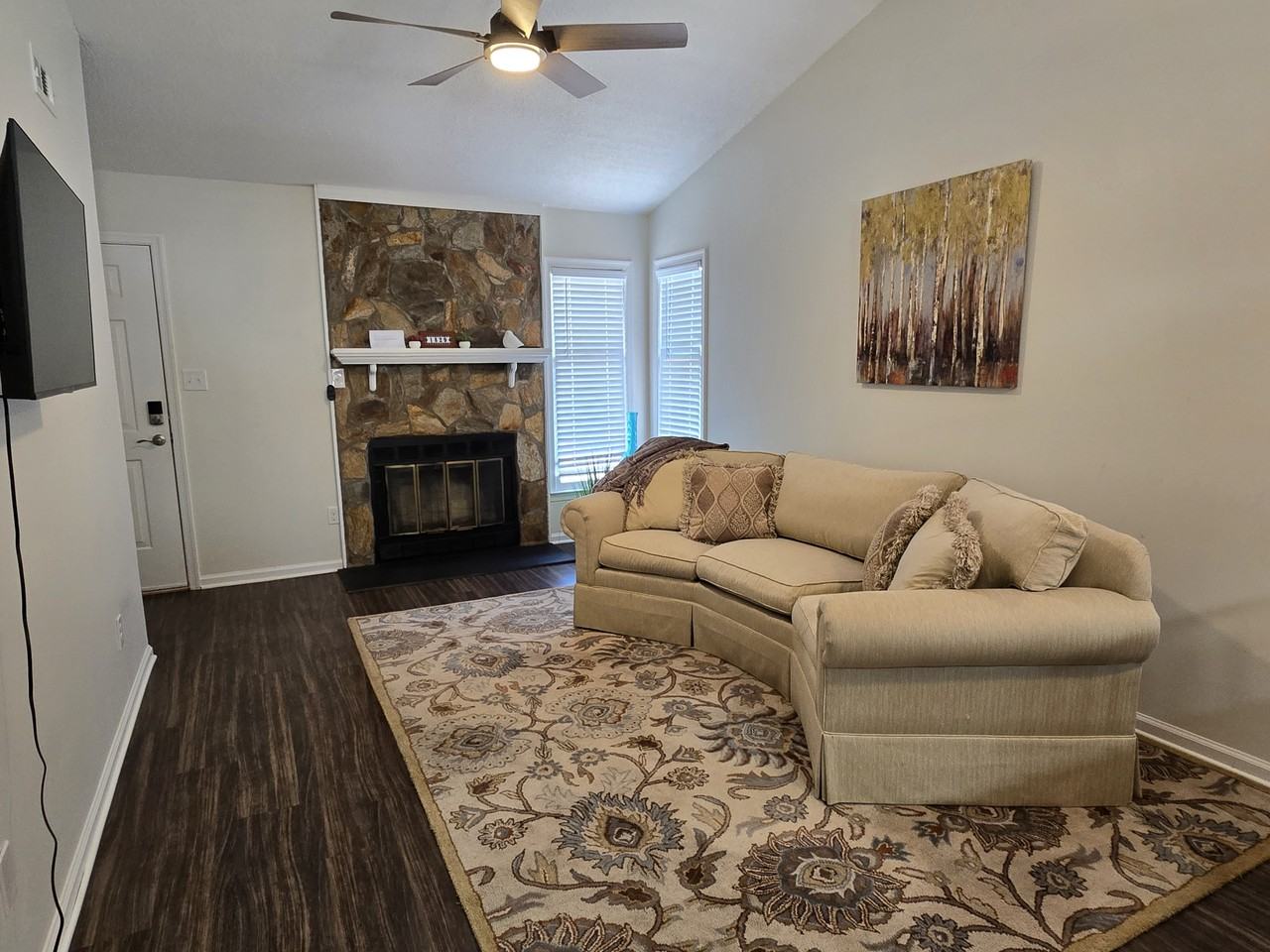 1829 Alyssum Pl #1 - Photo 5 of 21