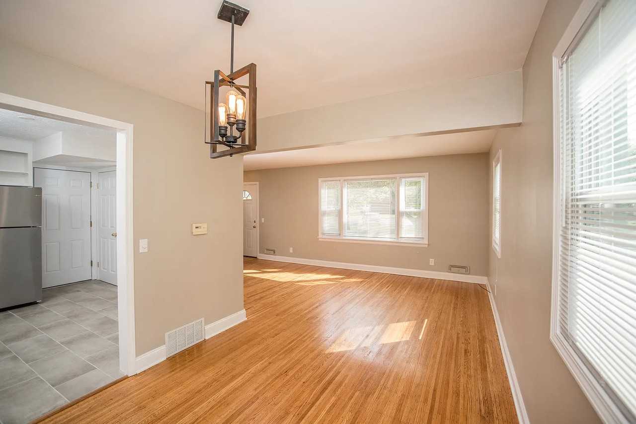 350 Humboldt St #1 - Photo 5 of 10