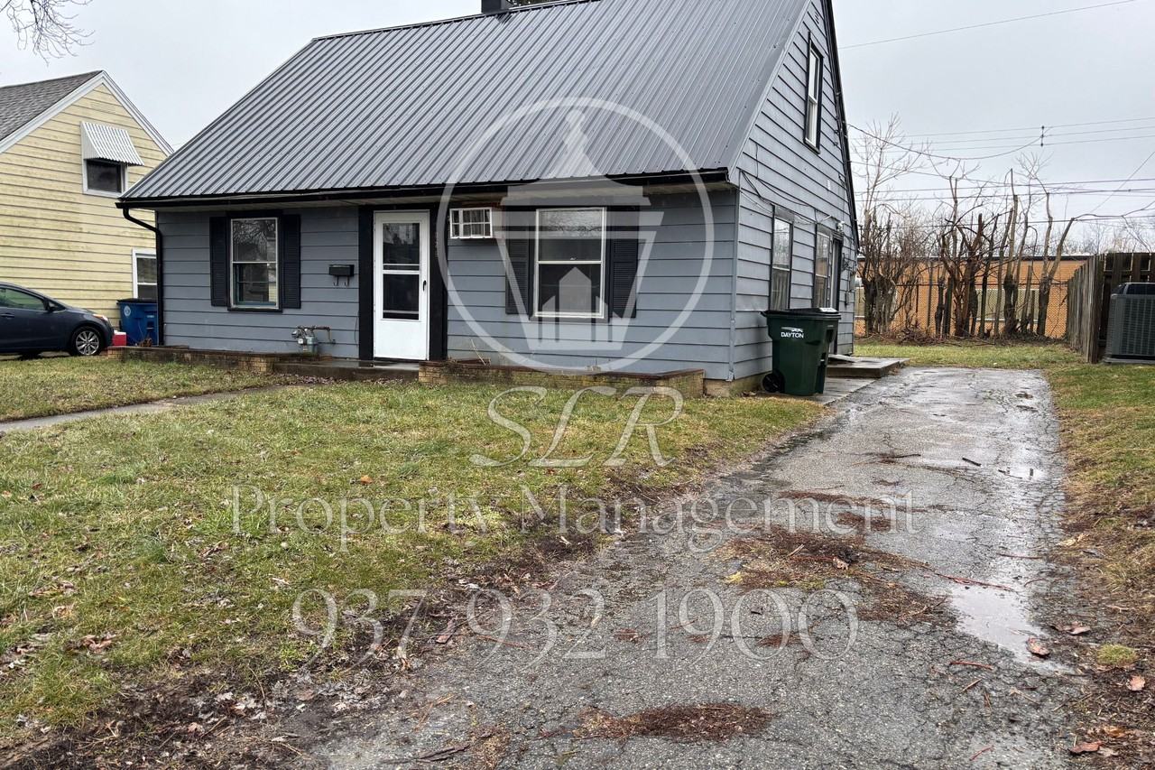 1029 Blakley Dr #1 - Photo 3 of 22