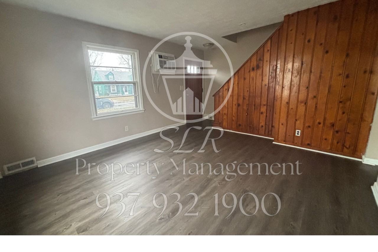 1029 Blakley Dr #1 - Photo 5 of 22