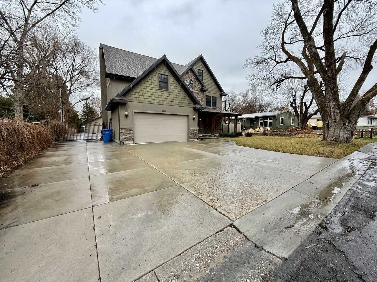 6819 S Greenfield Way #1 - Photo 3 of 50