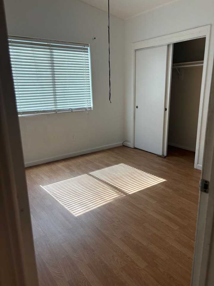 366 Amy Ct - Photo 5 of 10