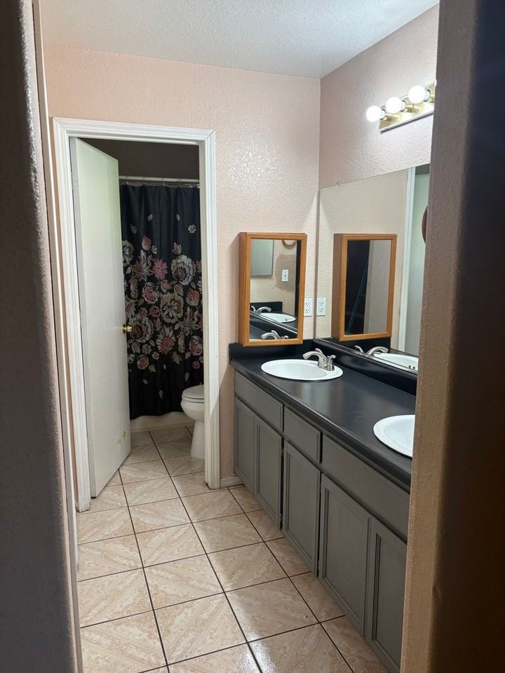 366 Amy Ct - Photo 7 of 10