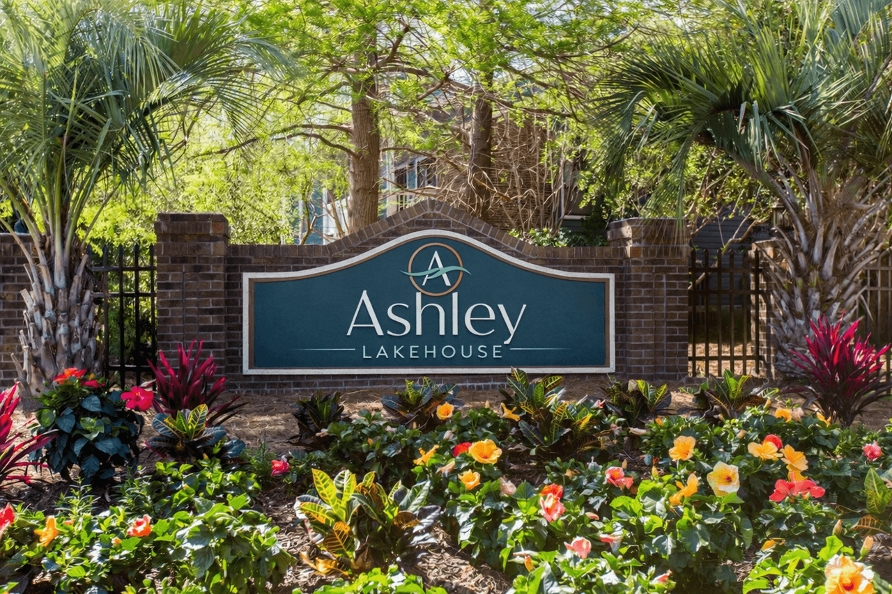 Ashley Lakehouse - Photo 3 of 29