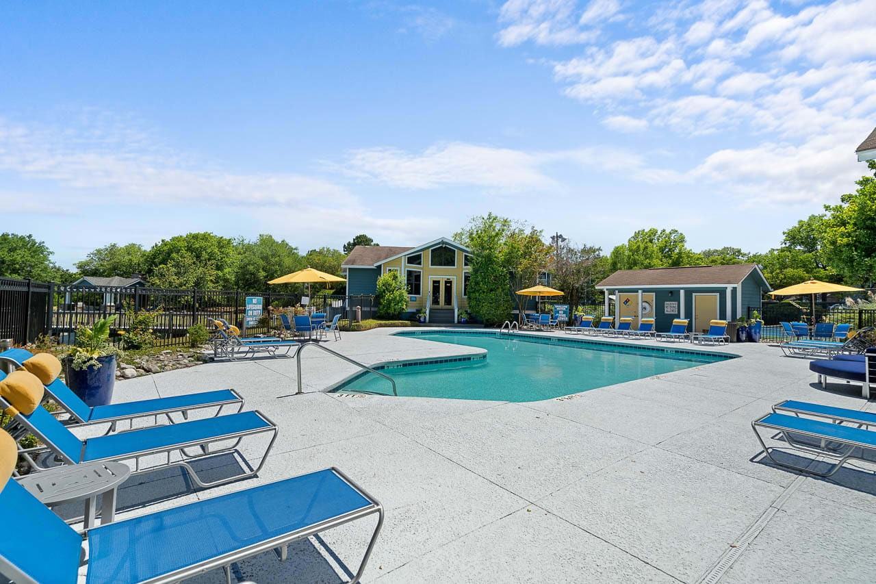 Ashley Lakehouse - Photo 7 of 29