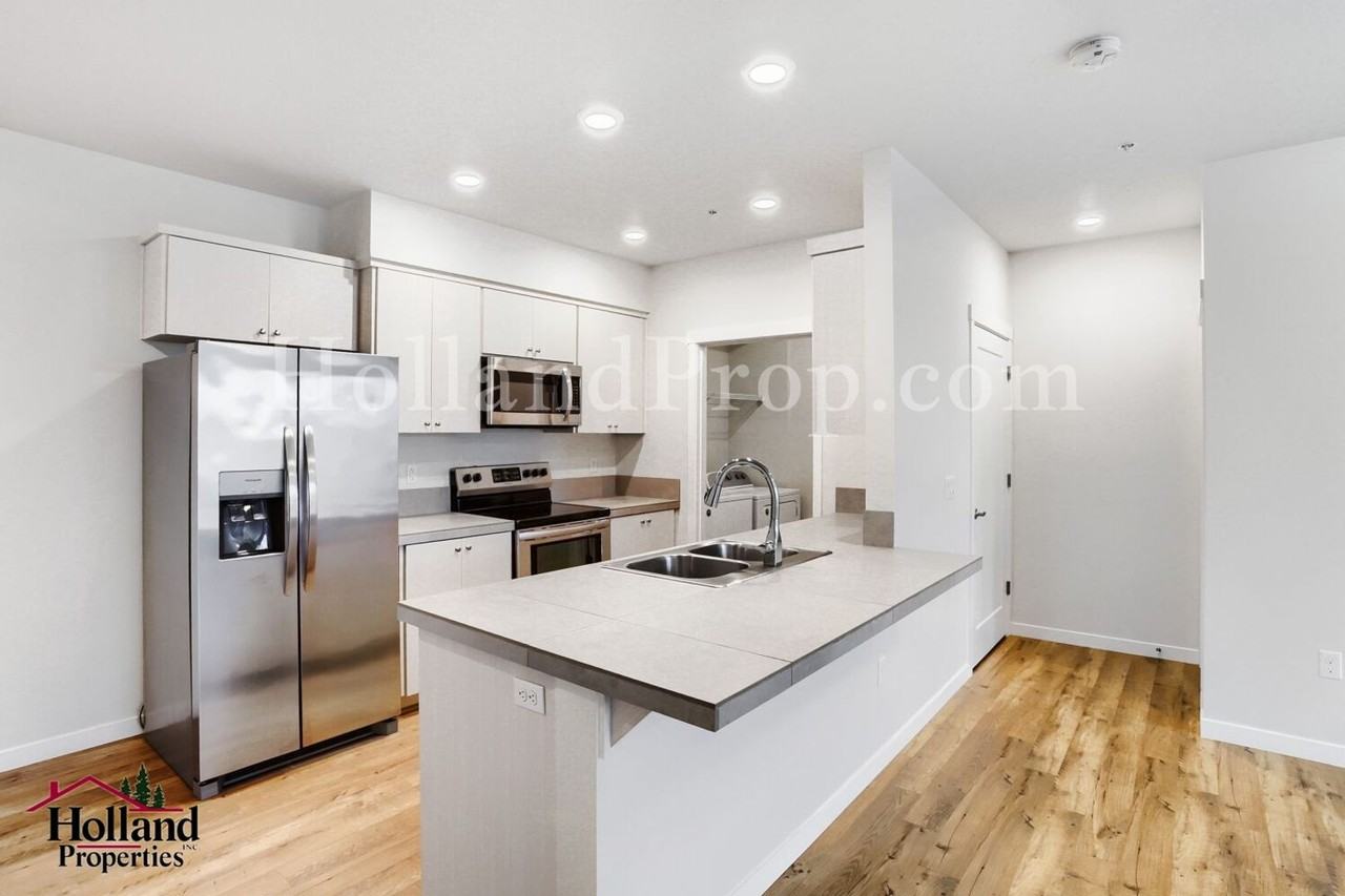 11715 Sw Valencia Ln - Photo 3 of 18