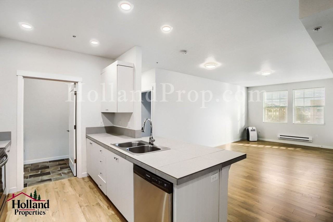 11715 Sw Valencia Ln - Photo 4 of 18