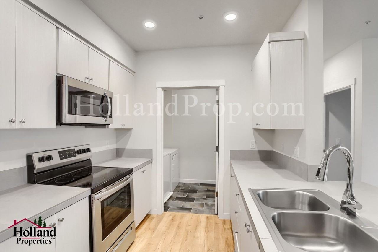 11715 Sw Valencia Ln - Photo 5 of 18