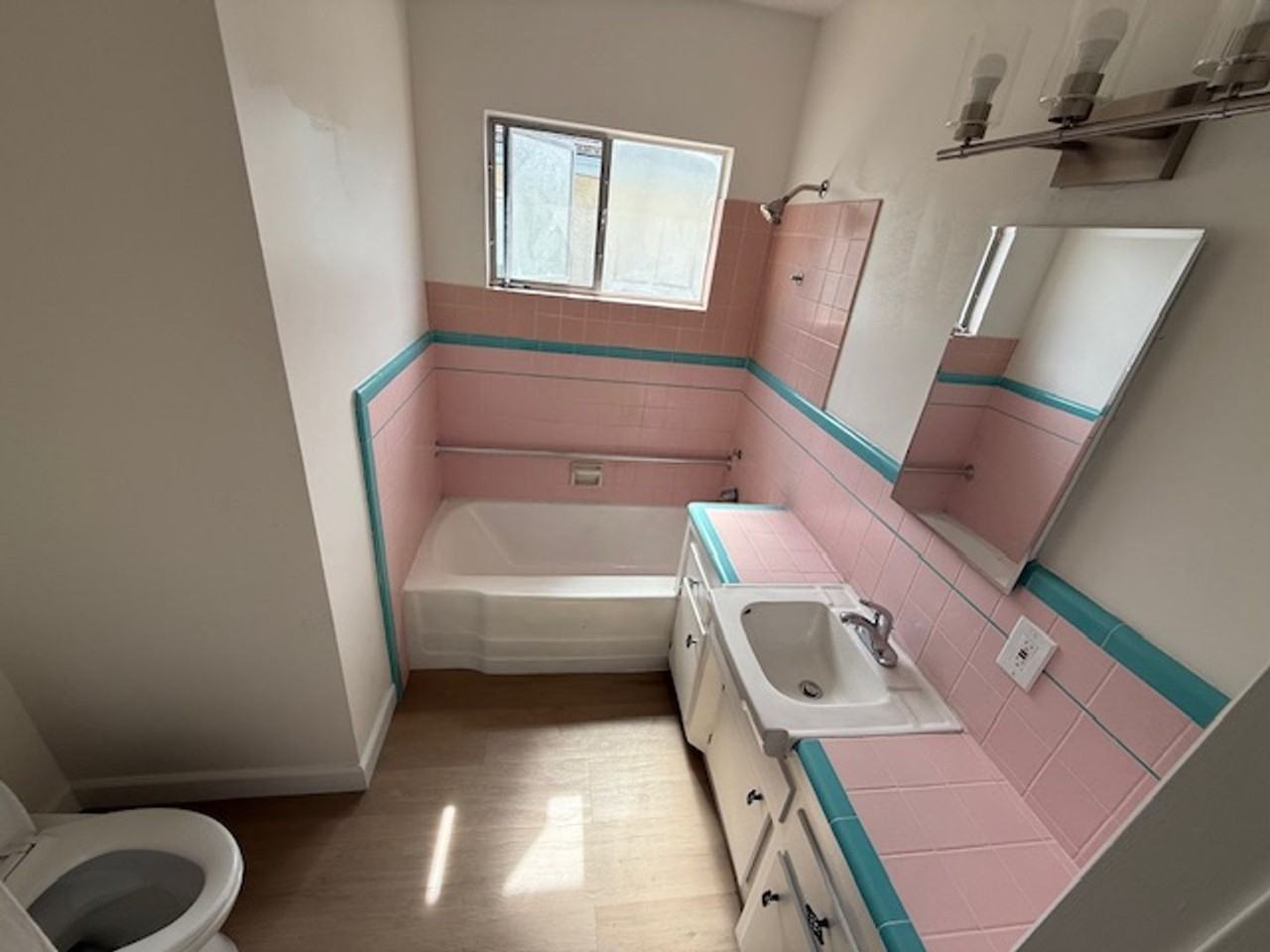 15906 S Manhattan Pl - Photo 2 of 2