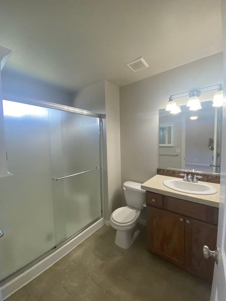 6146 N Cornwall St - Photo 5 of 50