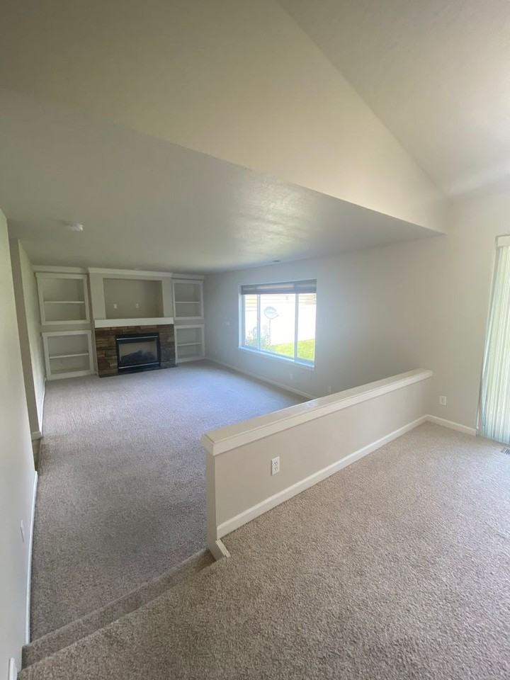 6146 N Cornwall St - Photo 6 of 50