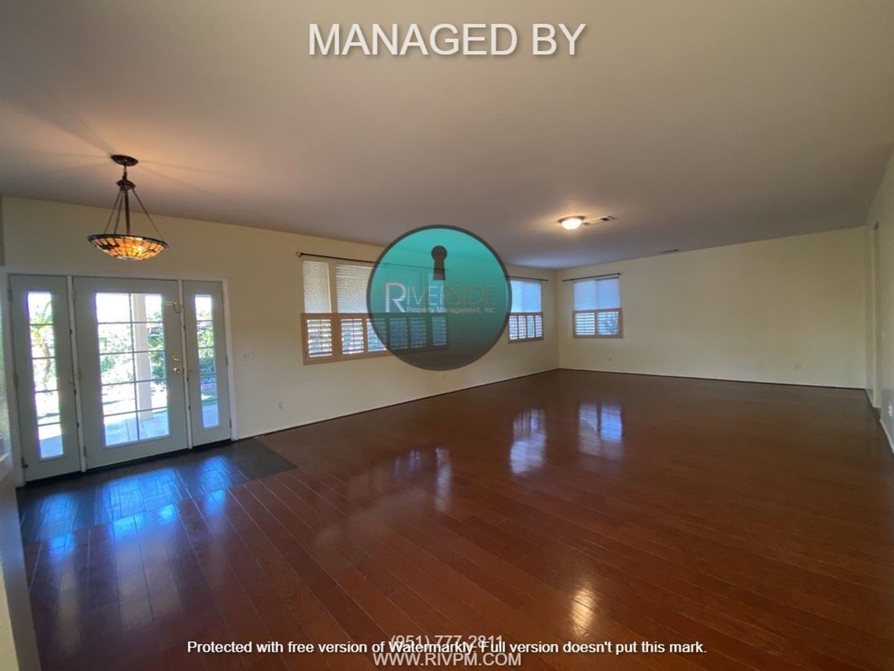 1375 Williamsburg Ln - Photo 3 of 18