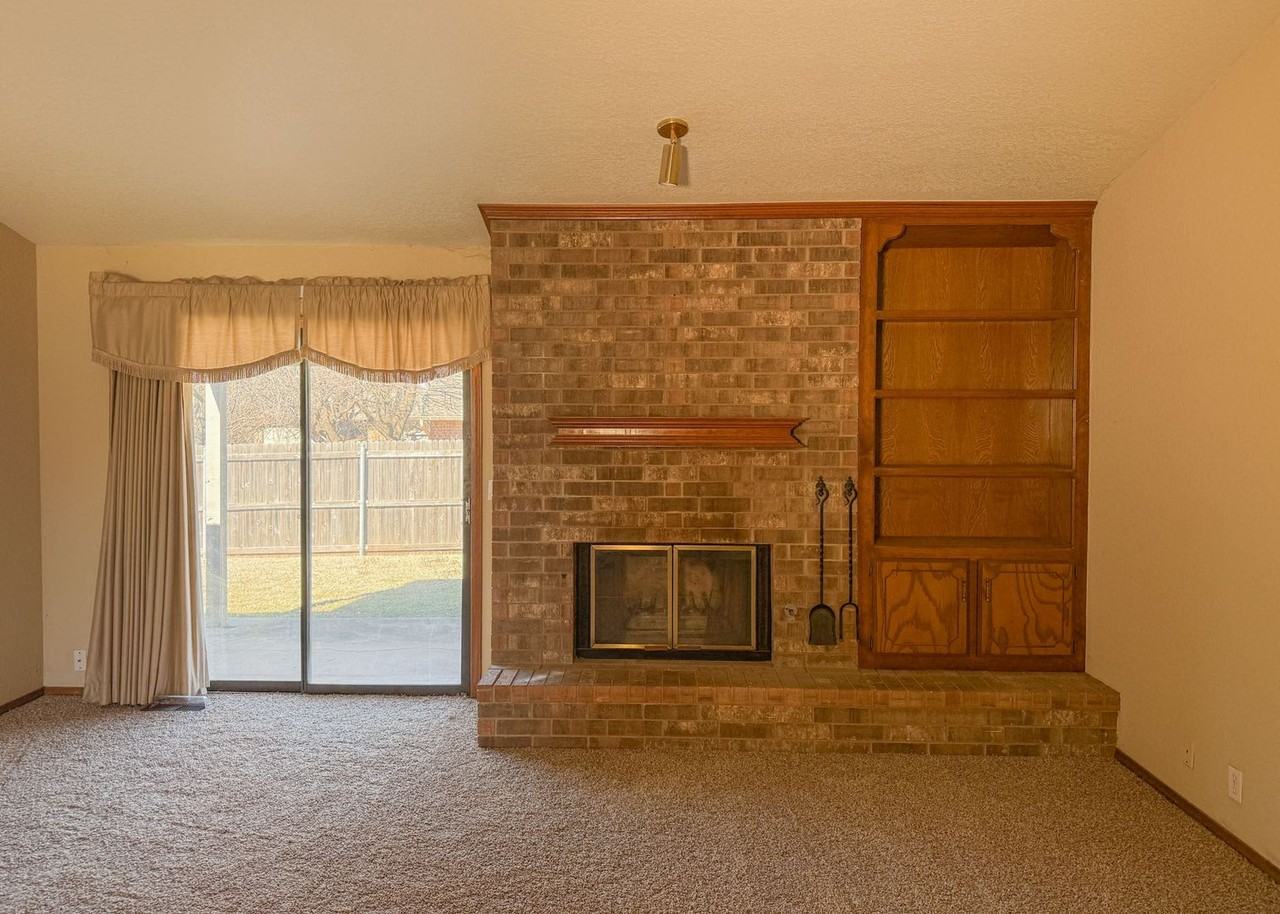 2205 Shamrock Dr - Photo 5 of 10