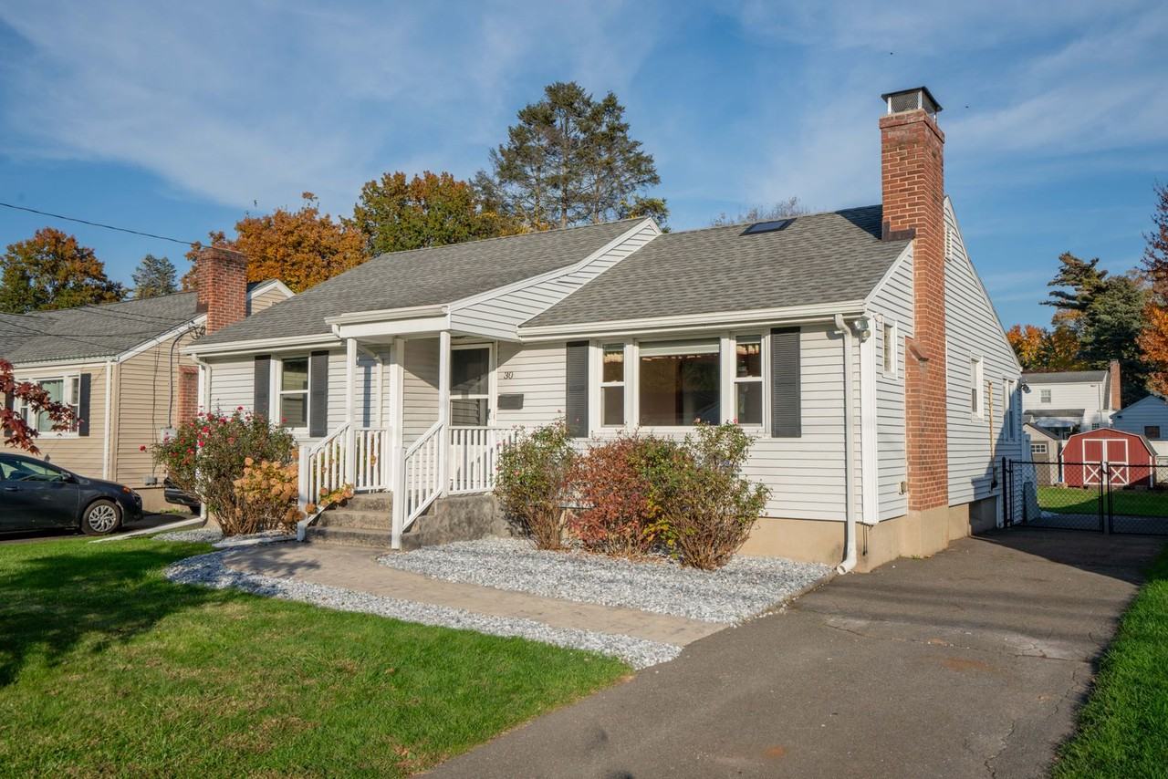 30 Westgate St - Photo 3 of 30