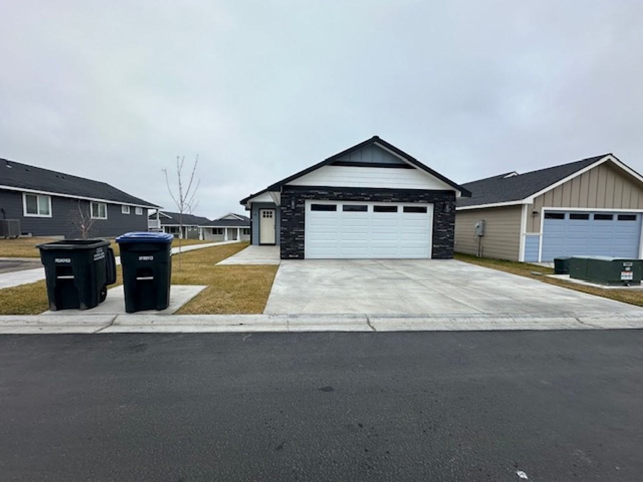 123 9th Ave #41 - Photo 2 of 2