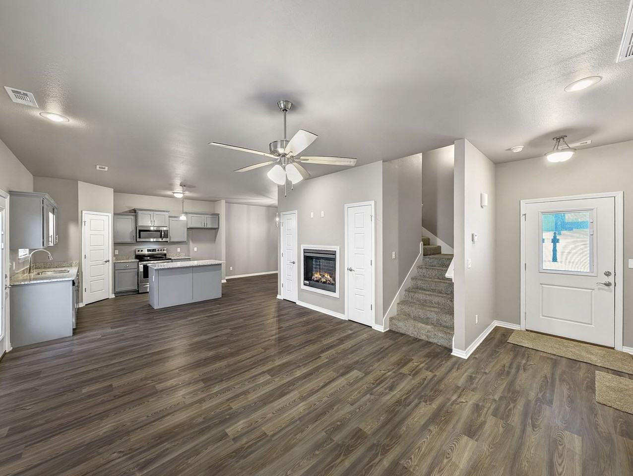 195 E 2nd St - Photo 3 of 20