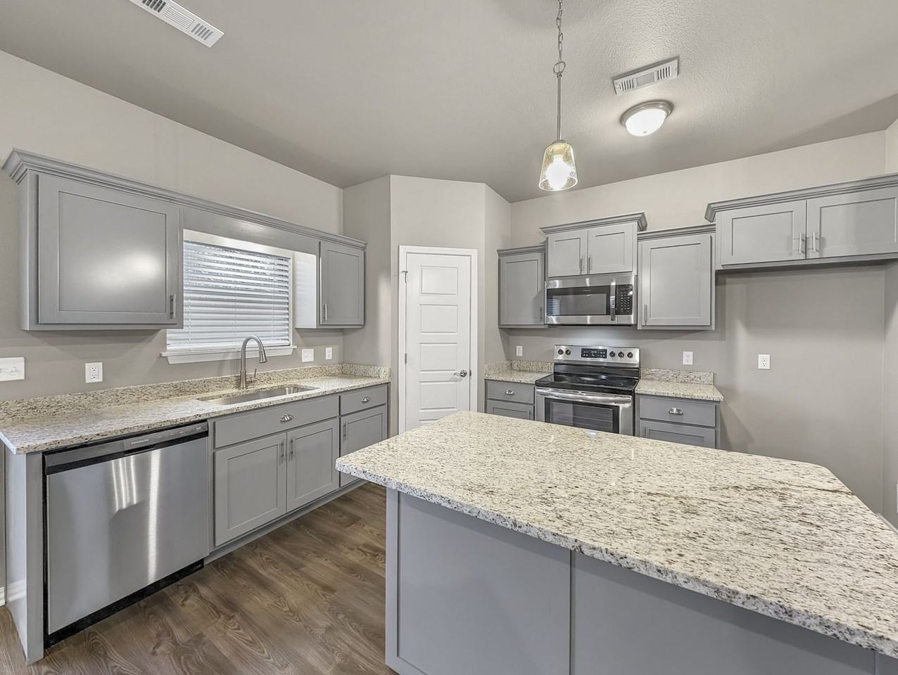 195 E 2nd St - Photo 5 of 20