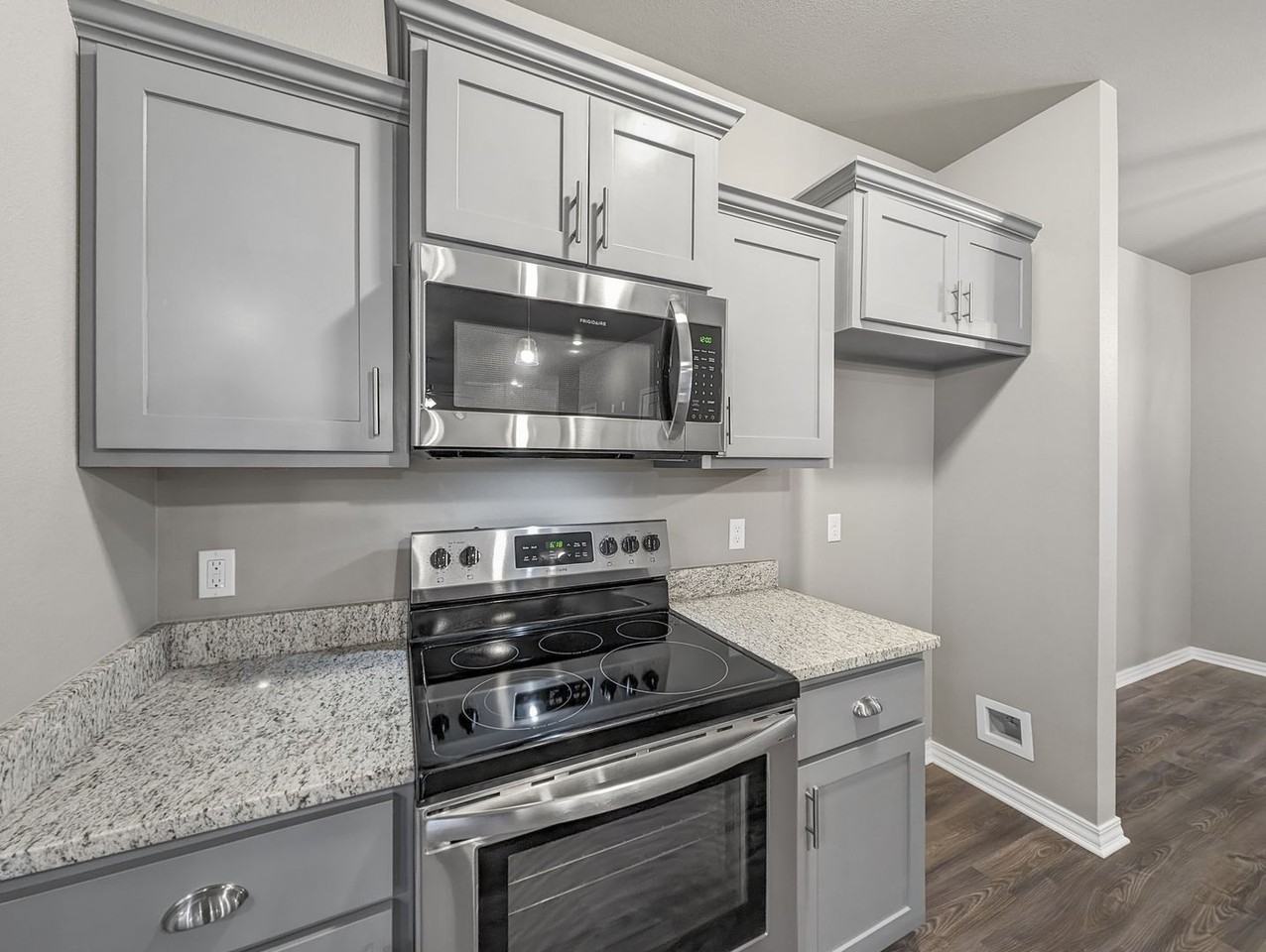 195 E 2nd St - Photo 6 of 20