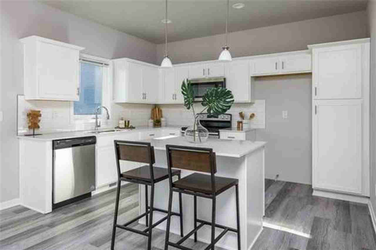 1707 Ashwood Ave - Photo 3 of 21