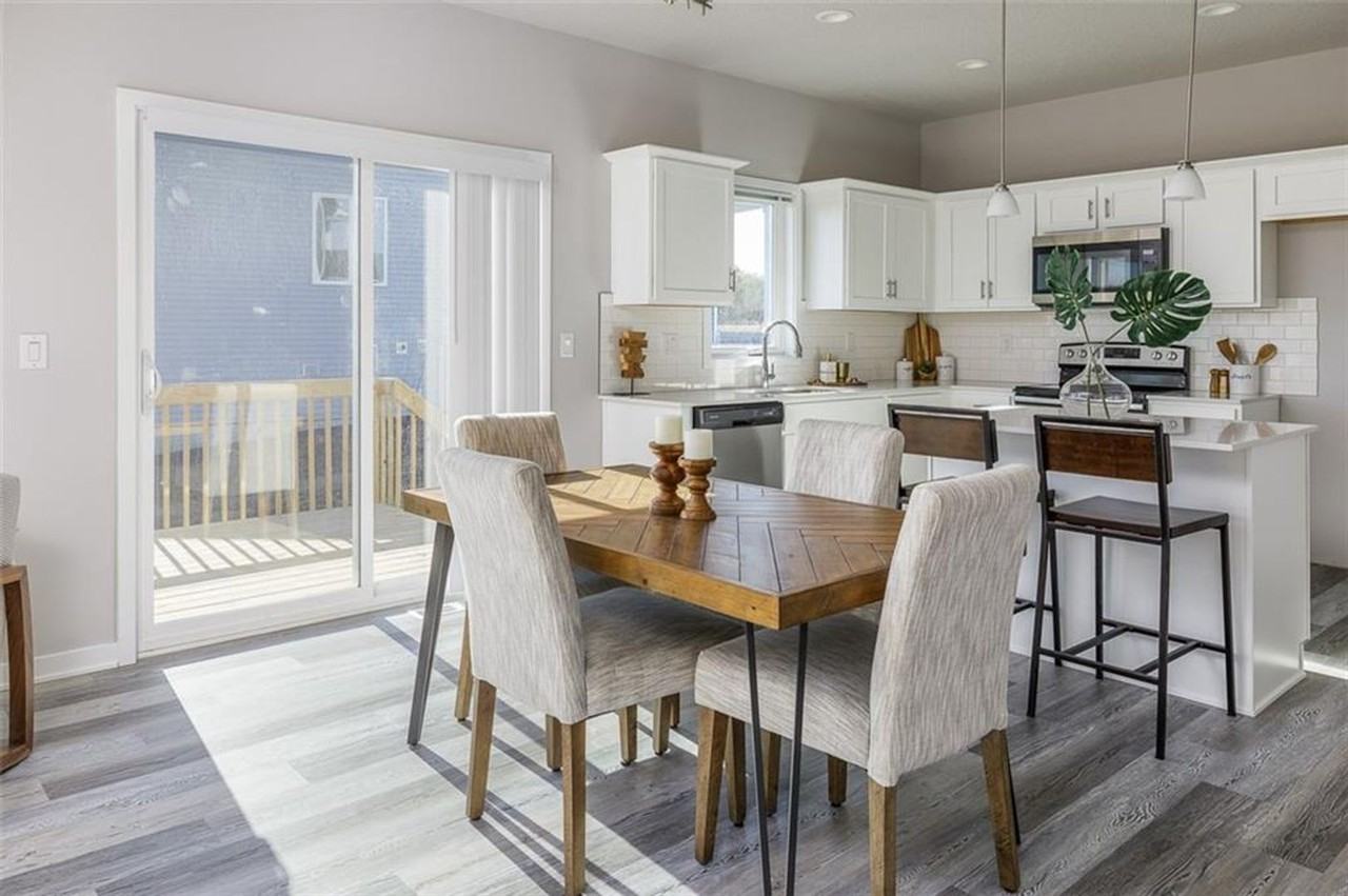 1707 Ashwood Ave - Photo 4 of 21