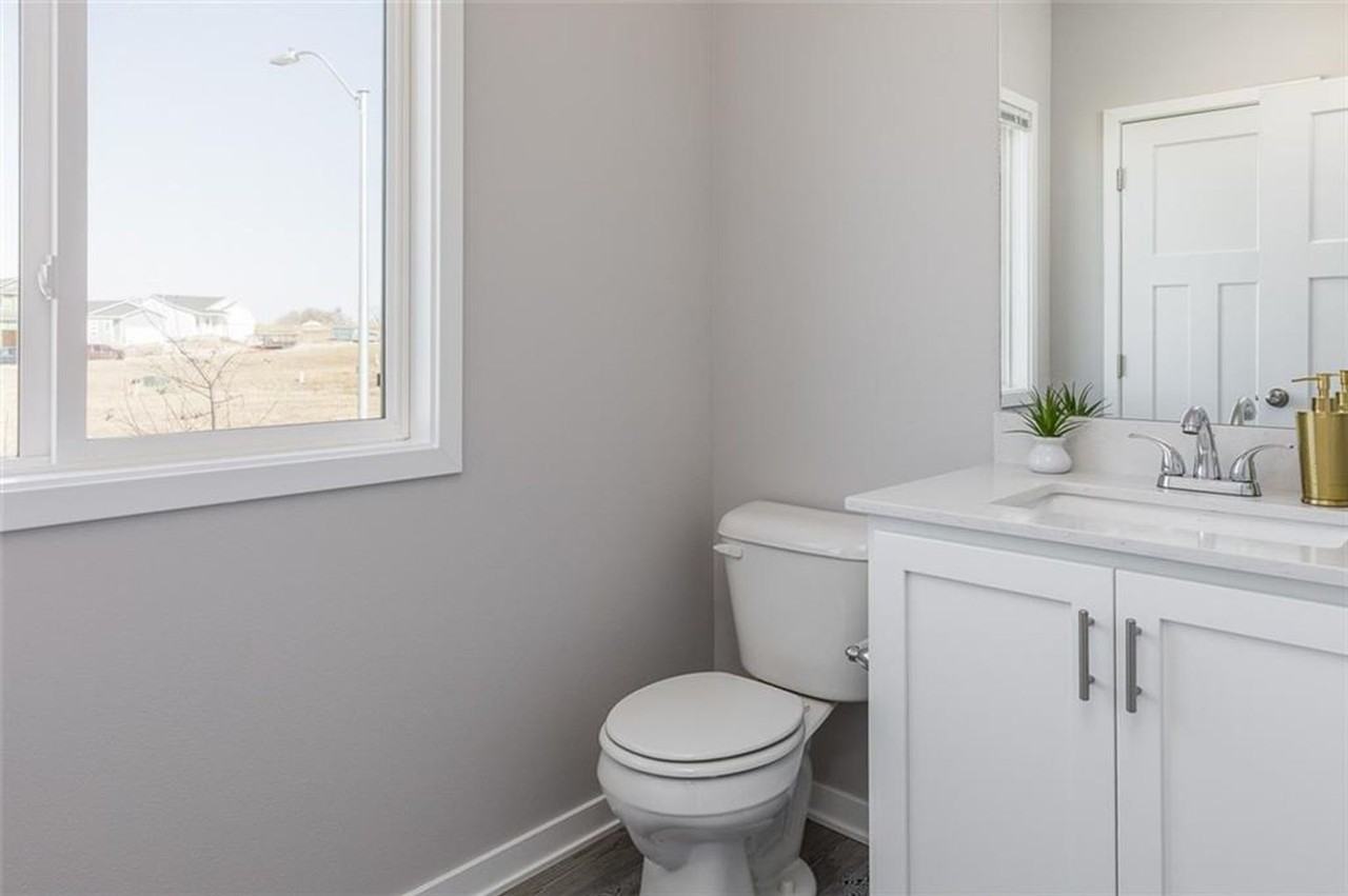 1707 Ashwood Ave - Photo 5 of 21