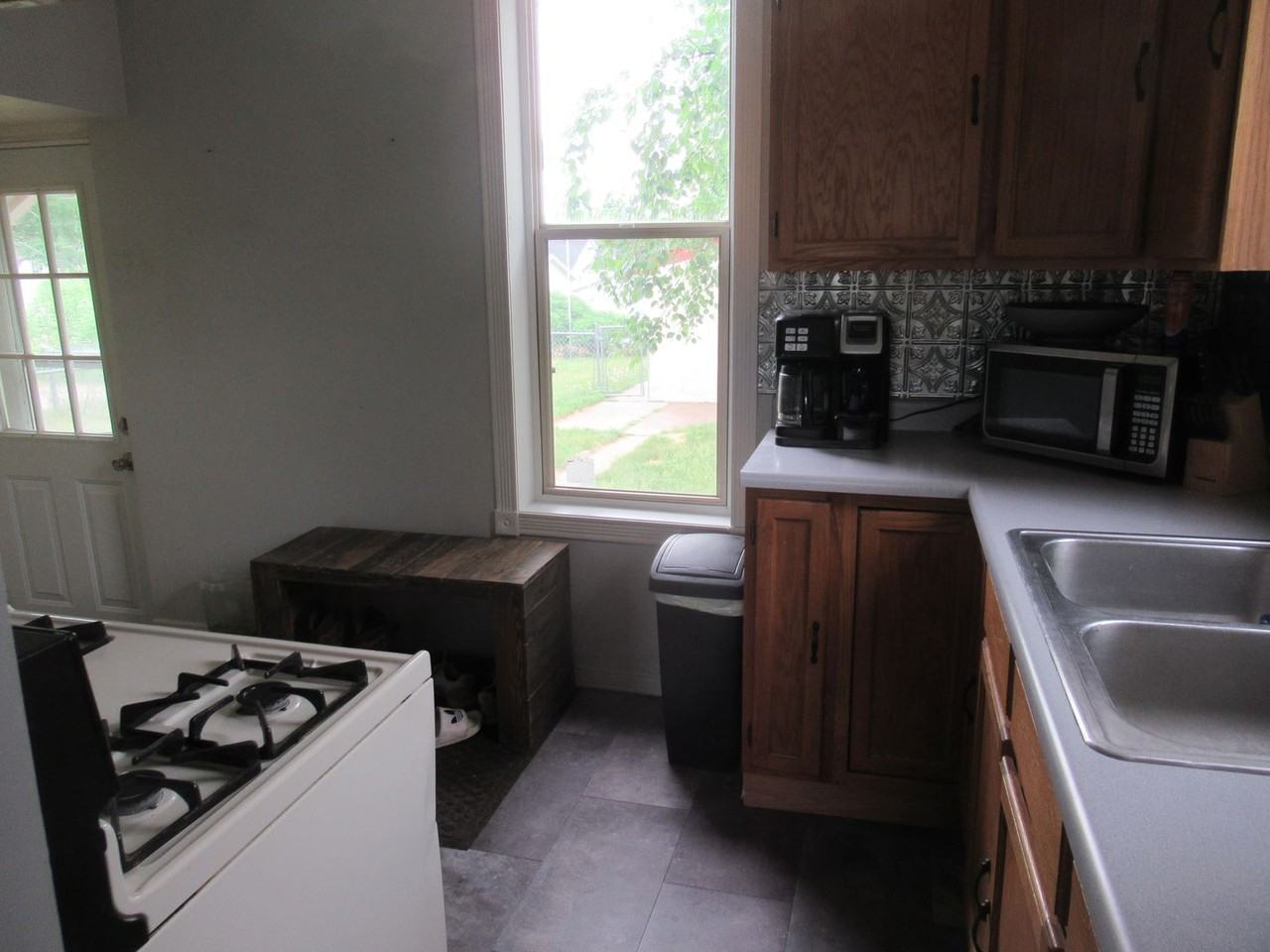 1107 Se 11th St - Photo 6 of 14