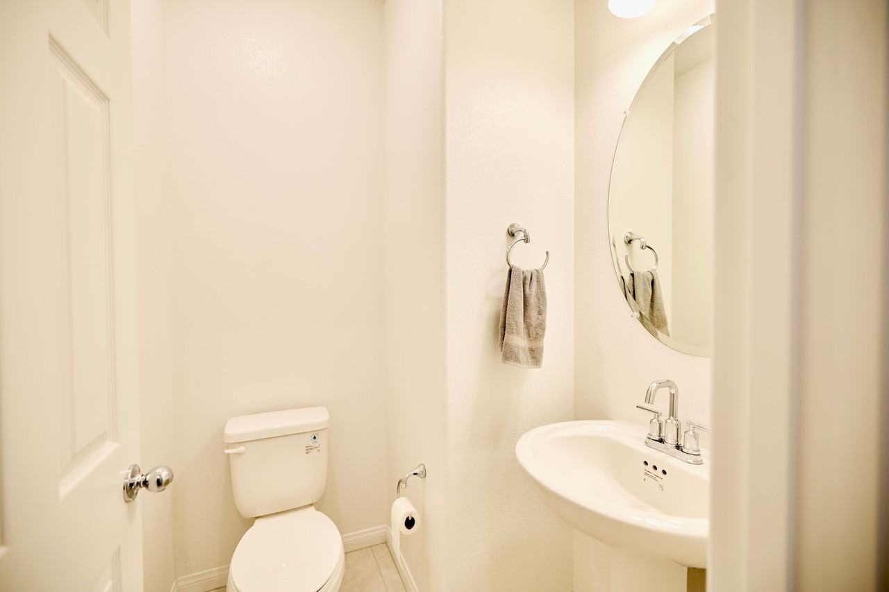 1132 Heliodor Ave - Photo 3 of 38