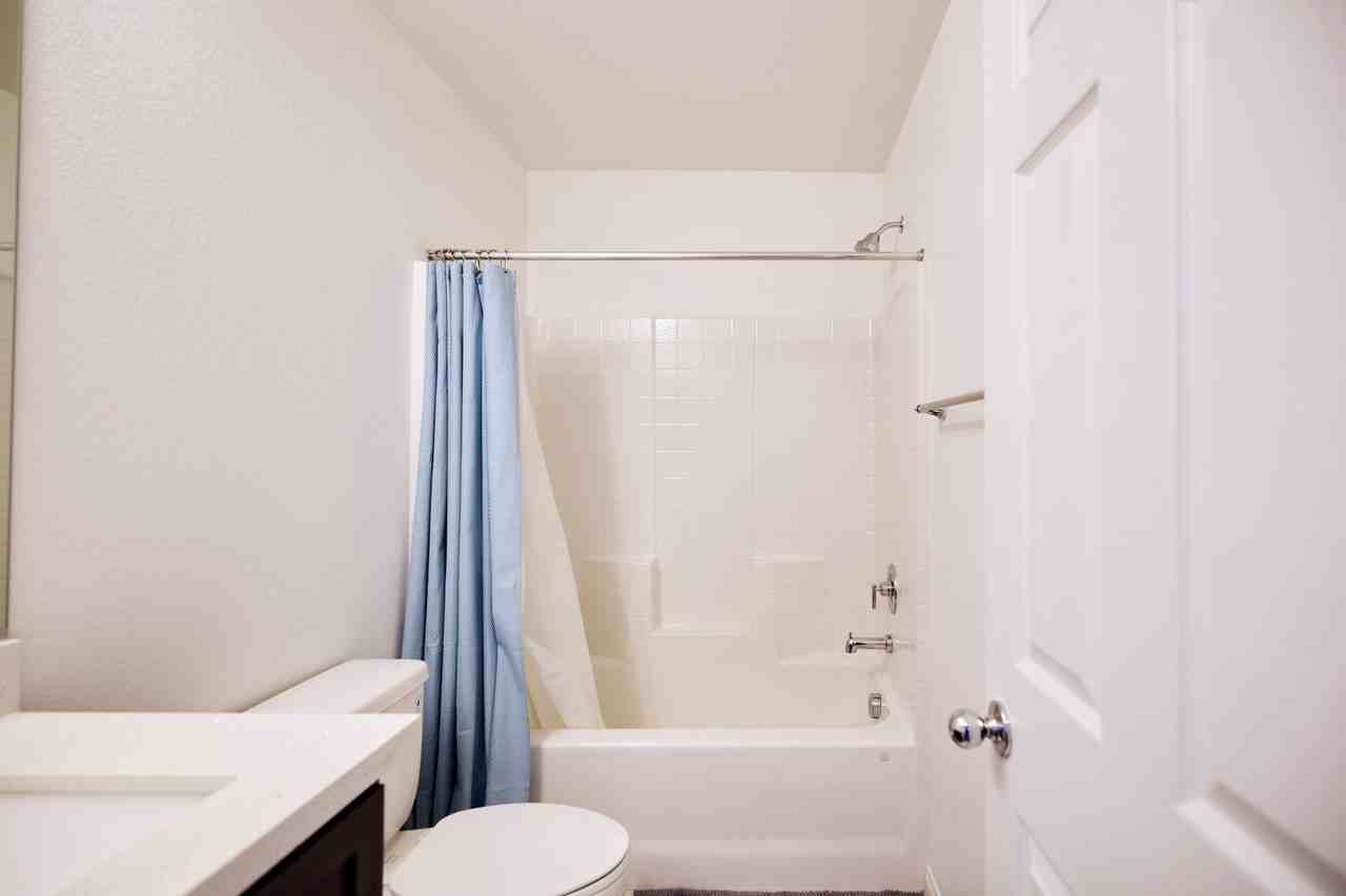 1132 Heliodor Ave - Photo 5 of 38