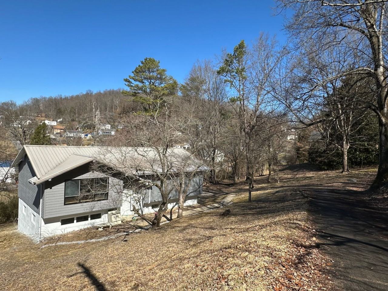 309 Akers Ave - Photo 2 of 37