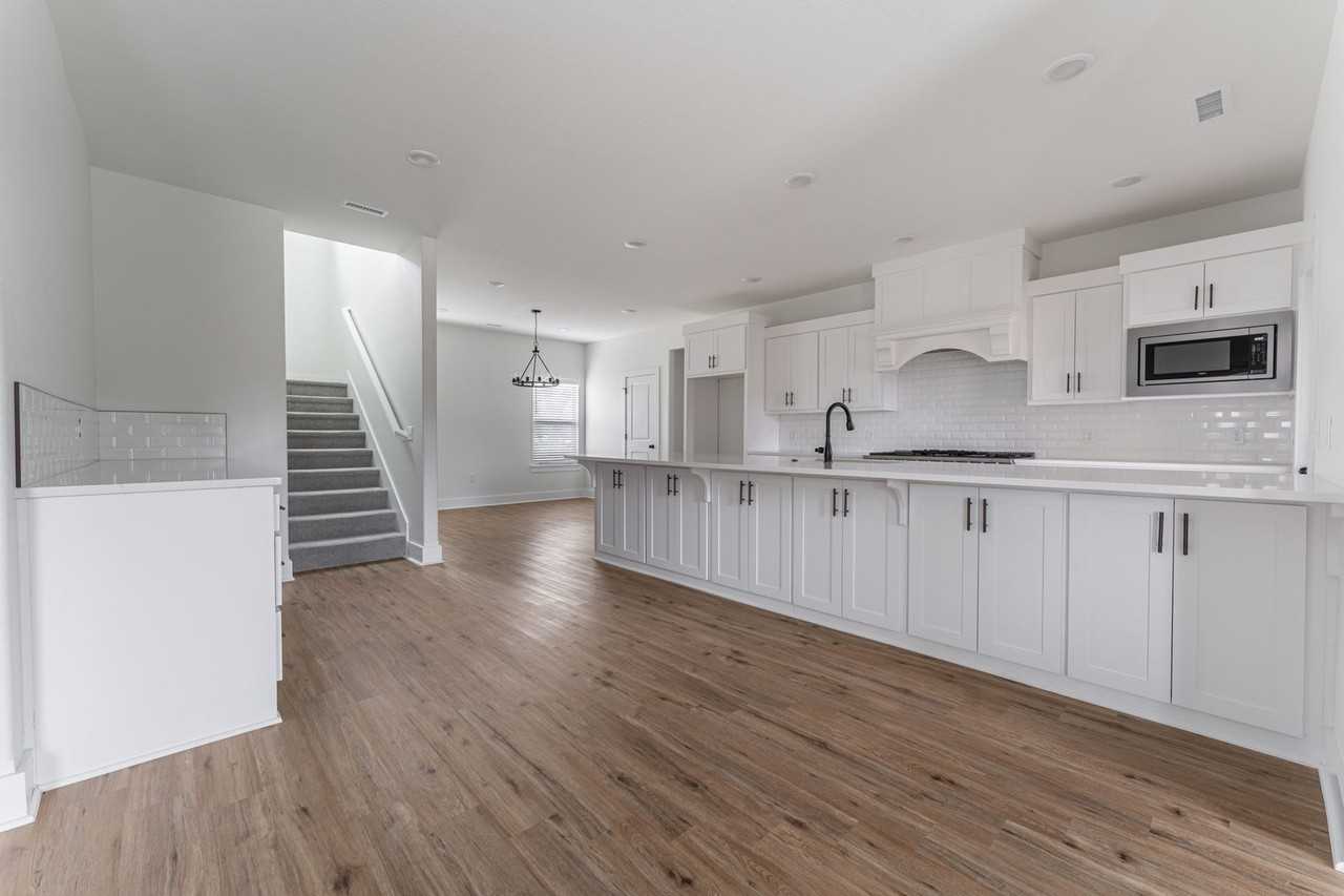 2045 N Sunshine Rd - Photo 5 of 41