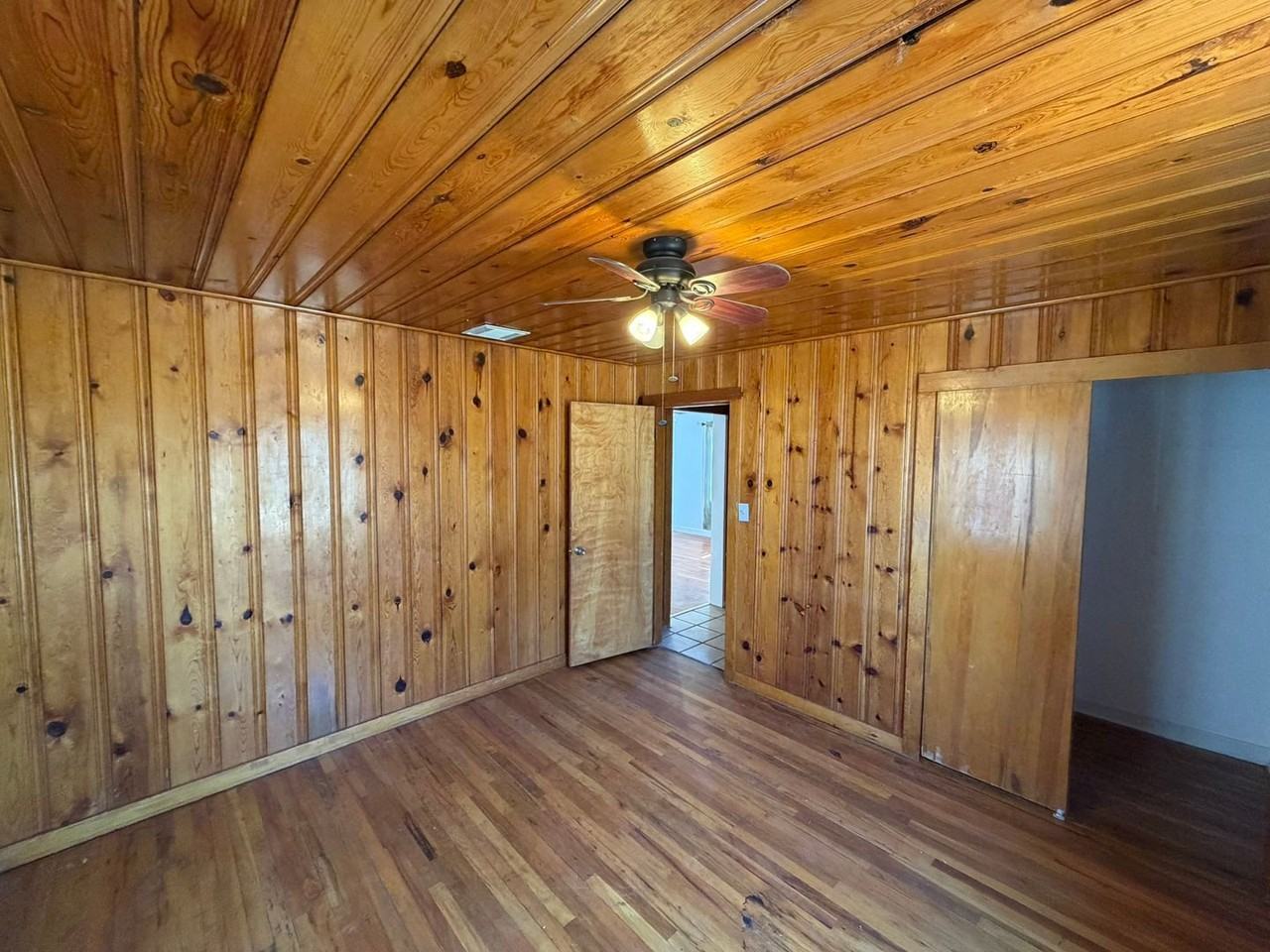 212 N Ash St - Photo 7 of 19