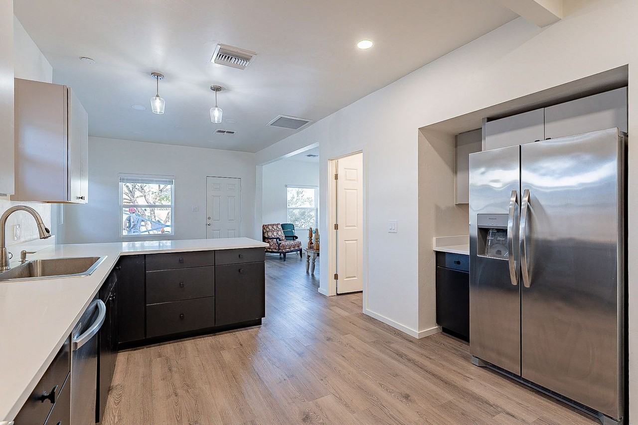 309 N Park Ave - Photo 4 of 40