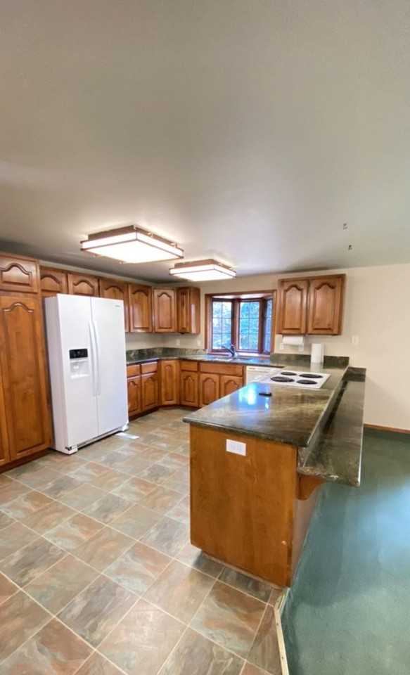 649 S Tanglewood Rd - Photo 7 of 33