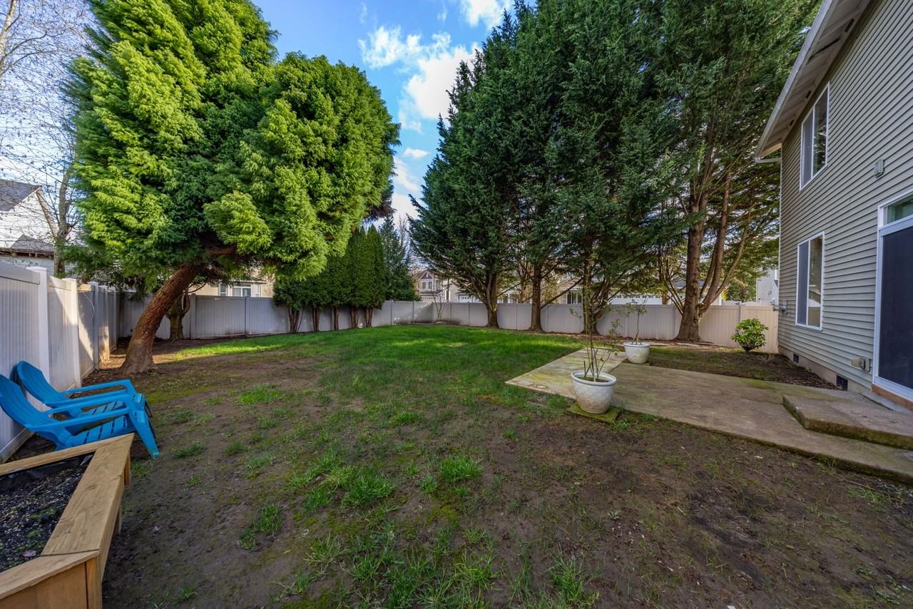 705 Nw 22nd Ave - Photo 2 of 19