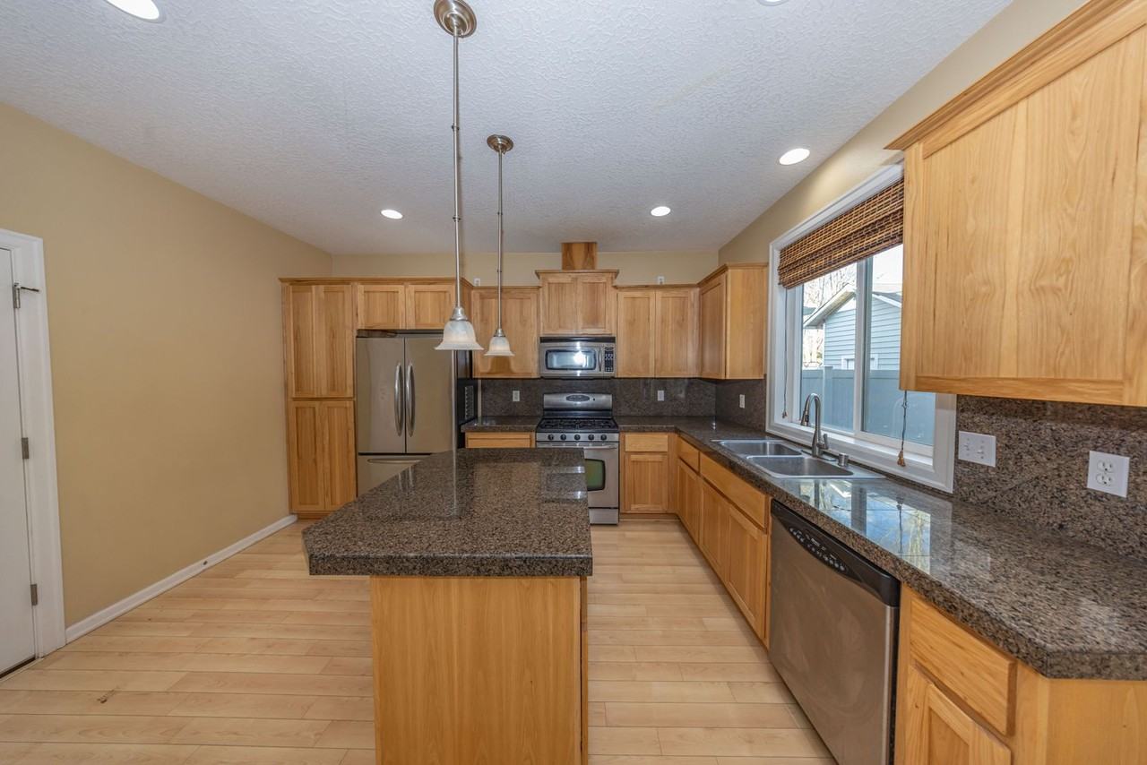 705 Nw 22nd Ave - Photo 6 of 19