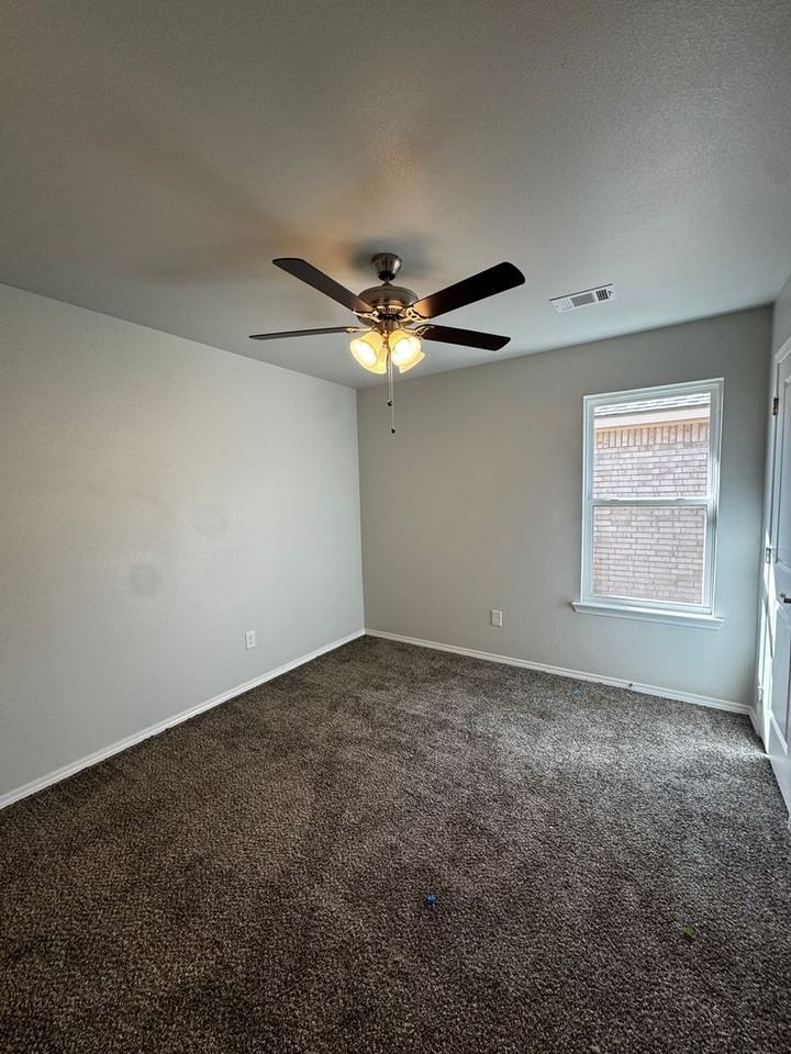 4402 Sunset St - Photo 7 of 15