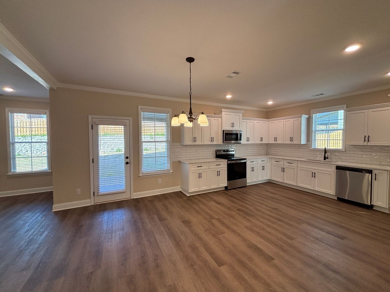 1552 Baldwin Lakes Dr - Photo 4 of 21