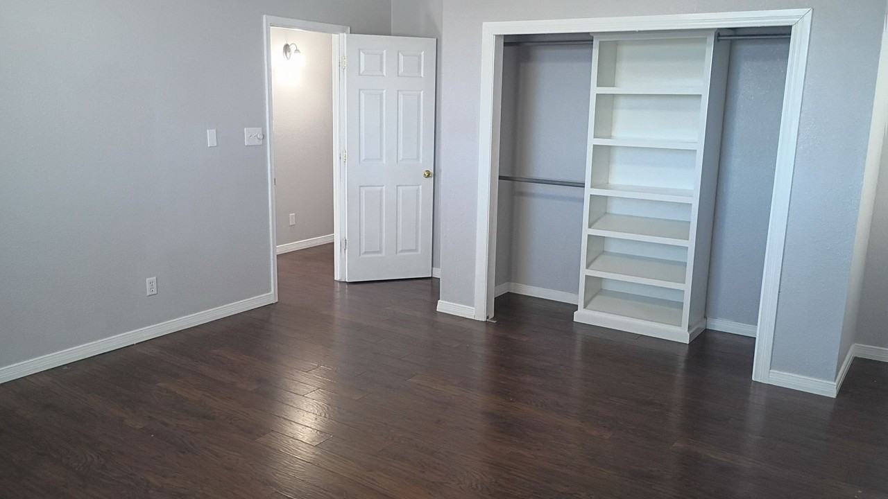 14237 Tierra Bronce Dr - Photo 4 of 8