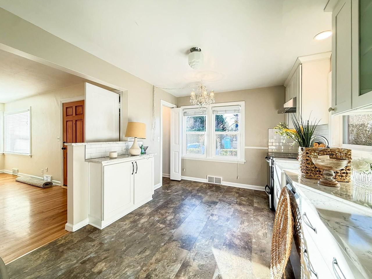 10332 Ashworth Ave N - Photo 3 of 20